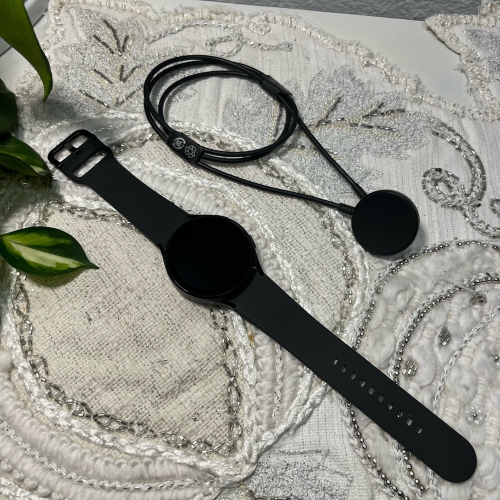 NWOT Samsung Galaxy Watch 4